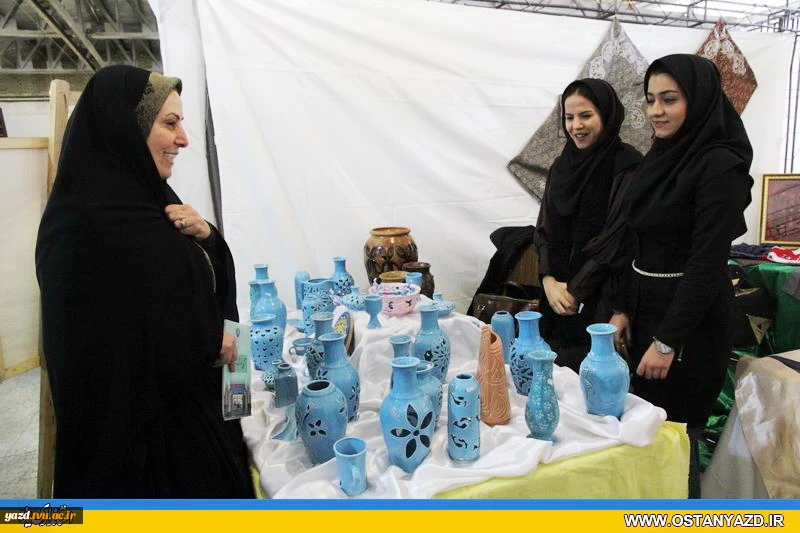 غرفه آموزشکده زهرایی میبد