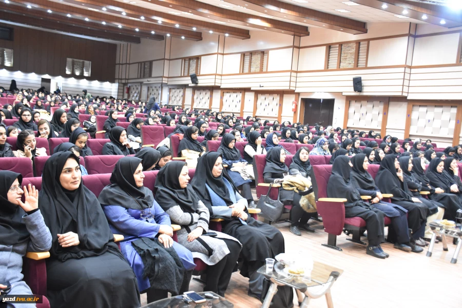 برگزاری مراسم روز دانشجو در آموزشکده فنی دختران یزد 2