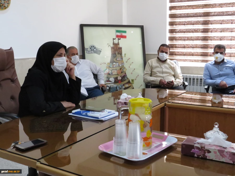 برگزاری دومین جلسه شورای اداری در آموزشکده فنی دختران میبد 4