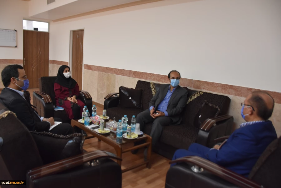برگزاری جلسه هم اندیشی رییس دانشگاه فنی و حرفه ای استان یزد با دبیر کانون کارآفرینی استان 4