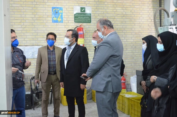 بازدید معاون پژوهشی و اعضای هیات علمی دانشگاه فنی و حرفه ای استان یزد از کارخانه رز تحریر 3