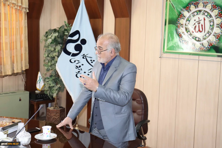 همزمان با گرامیداشت دهه فجر انقلاب اسلامی؛
خاطرات شیرین پیروزی در «جشن خاطره‌گویی انقلاب» در آموزشکده فنی امام علی (ع) یزد
 2