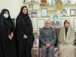 دیدار با خانواده شهید رضا علمچی شهید 14 ساله شهرستان میبد در آستانه بزرگداشت روز شهدا 3