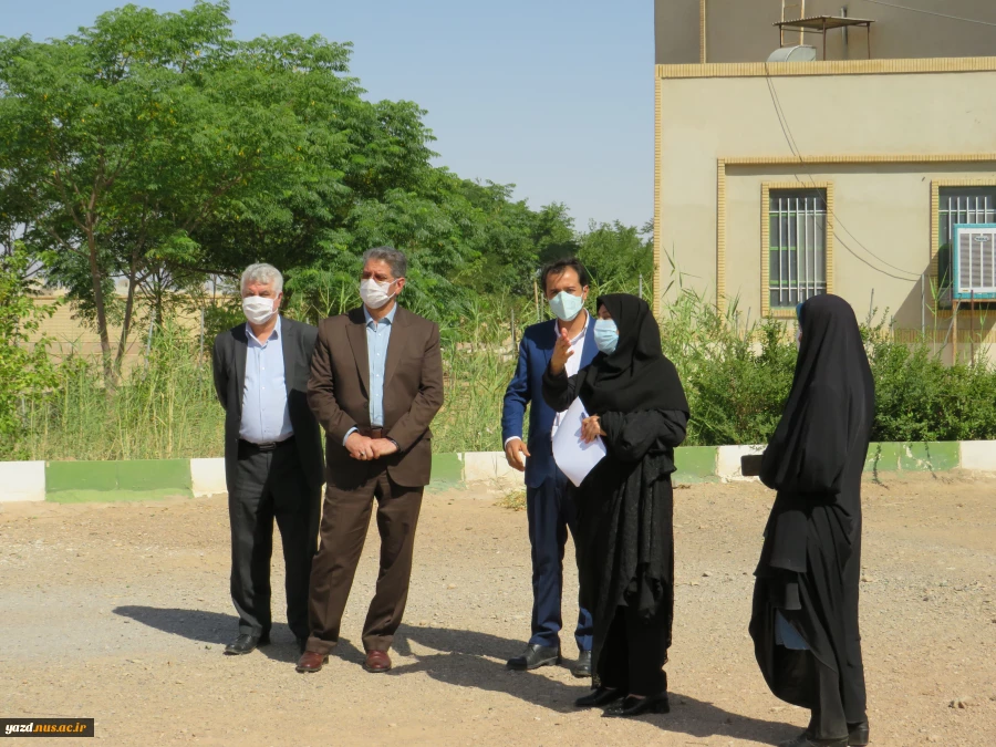 بازدید دکتر زمانی معاونت اداری مالی دانشگاه فنی ودکتر ضرغامی مدیر کل حقوقی دانشگاه از آموزشکده فنی دختران میبد 8