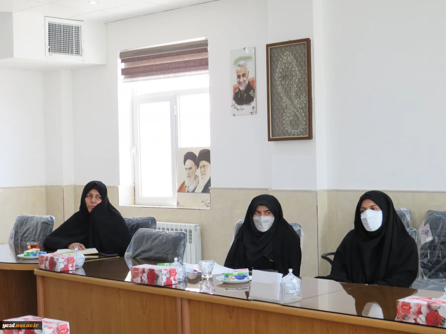 جلسه نماینده نهاد رهبری با اساتید معارف در آموزشکده فنی دختران میبد 5
