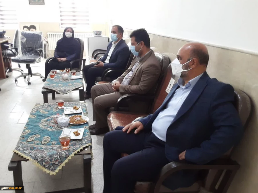 بازدید مرکز بهداشت از آموزشکده فنی دختران میبد درراستای بررسی شرایط شروع آموزشهای حضوری
 4