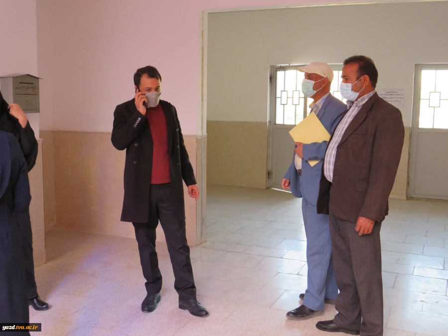 بازدید سرزده دکتر عندلیب رئیس دانشگاه فنی استان از آموزشکده فنی دختران میبد 4