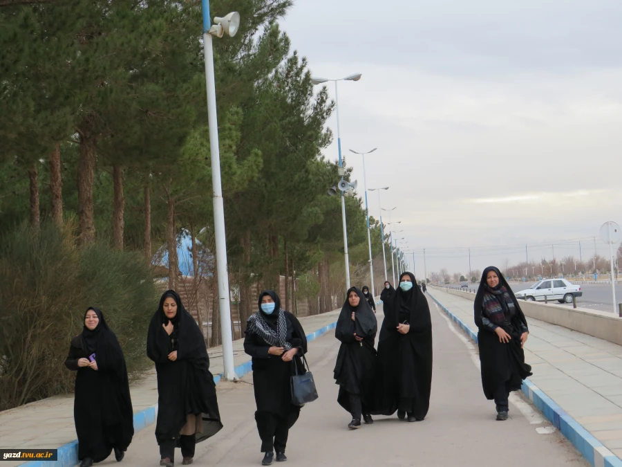 حضور کارکنان دانشجویان آموزشکده فنی دختران میبد به مناسبت دومین سالگرد سردار دلها حاج قاسم سلیمانی
 7