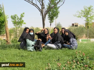 حضور پرشور دانشجویان بومی وغیر بومی در آموزشکده فنی دختران میبد
 4