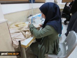 حضور پرشور دانشجویان بومی وغیر بومی در آموزشکده فنی دختران میبد
 9