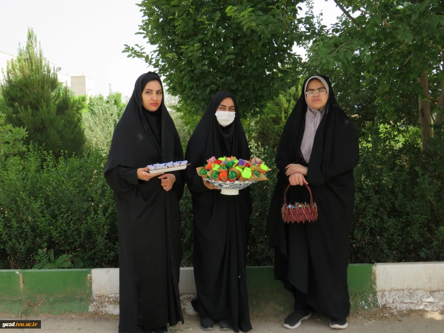 خوش آمد گویی به دانشجویان در اولین هفته حضور دانشجویان بومی وغیر بومی در کنار هم در آموزشکده فنی دختران میبد
 2