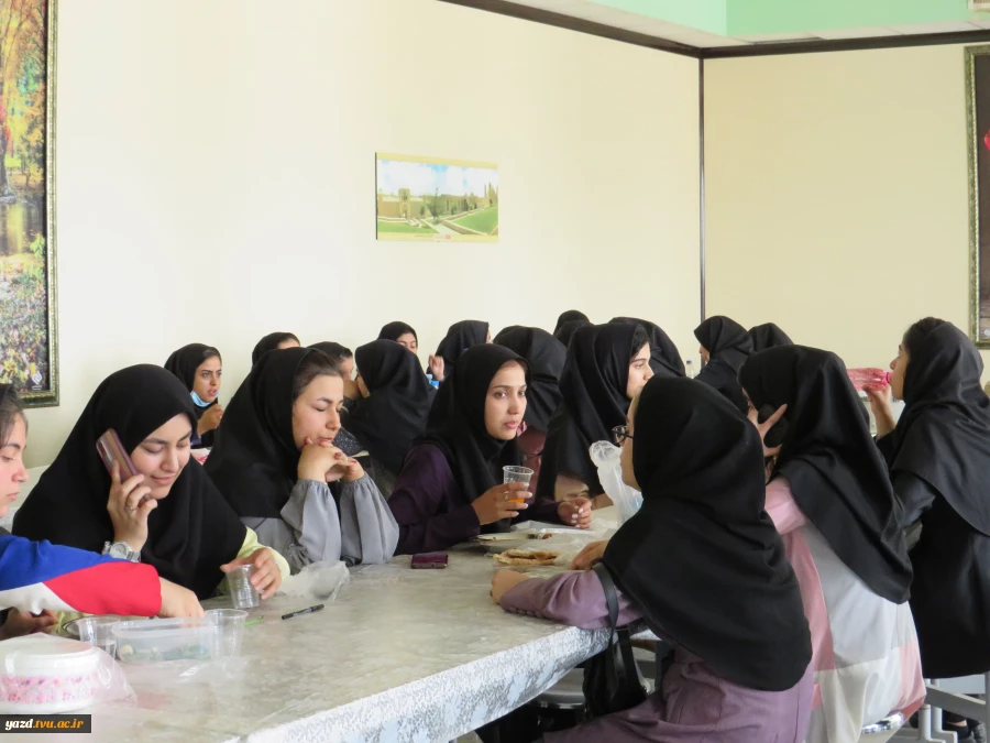 پویایی ونشاط دانشجویان آموزشکده فنی دختران میبد با بازگشایی خوابگاه به روایت تصویر
 5