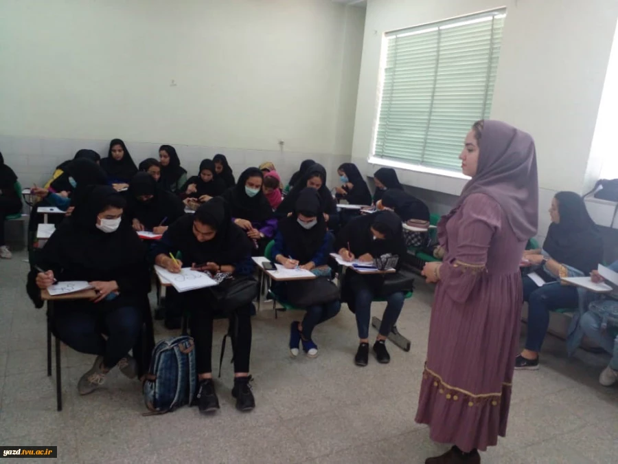برگزاری کارگاه آموزشی مهارت قصه گویی  و اجرای آن به روش خلاق درمرکز آموزشکده فنی دختران یزد -  تاریخ 1401/02/27 4