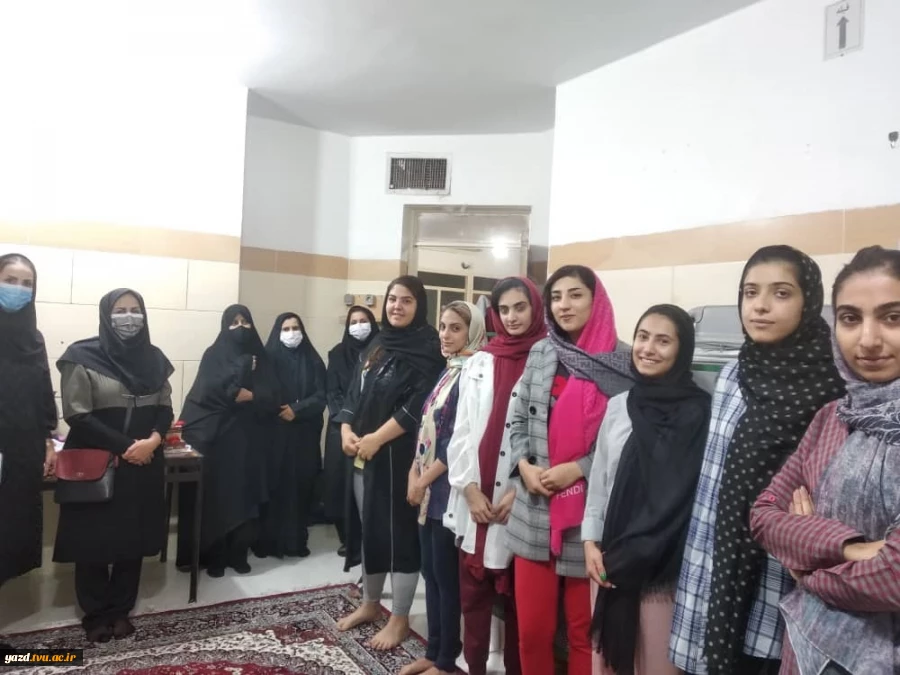 نشست صمیمی با دانشجویان به مناسبت اجرای طرح خوشامدگویی و هفته خوابگاه ها در مرکز آموزشکده فنی دختران یزد 6