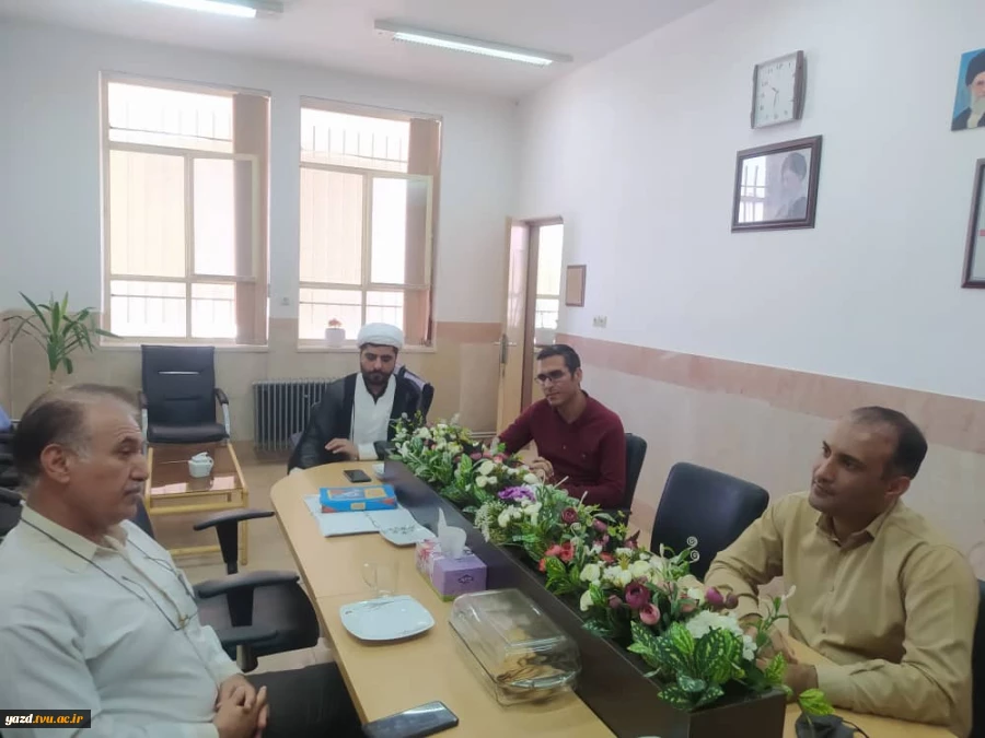 دیدار رئیس و پرسنل آموزشکده فنی شریف ابرکوه با رئیس جدید دانشکده پیراپزشکی ابرکوه 2