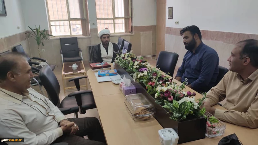 دیدار رئیس و پرسنل آموزشکده فنی شریف ابرکوه با رئیس جدید دانشکده پیراپزشکی ابرکوه 3