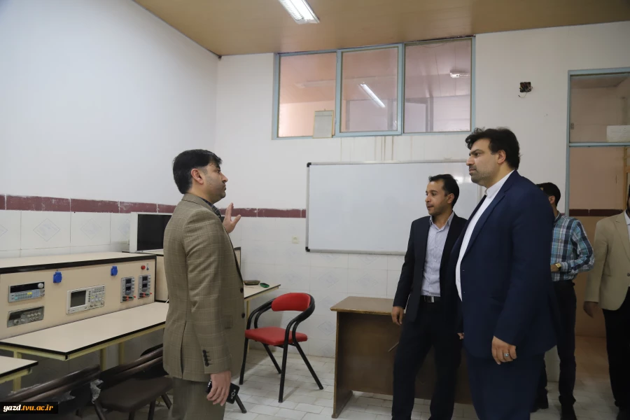 حضور گرم وصمیمی دکتر خسرویان در آموزشکده شهید بهشتی اردکان 9