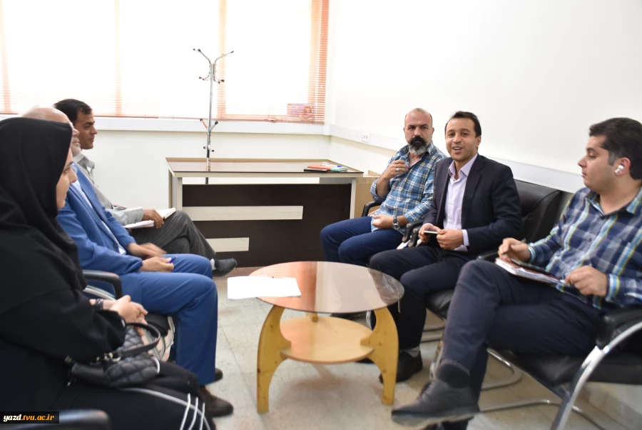 جلسه رئیس دانشگاه با معاونت پژوهشی جدید دانشکده فنی شهید صدوقی 2