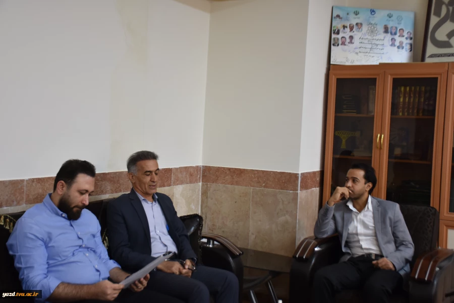 بازدید رئیس هیات مدیره و مدیر عامل کارخانه قالب سازی ایرانیان از دانشگاه فنی و حرفه ای استان یزد 3