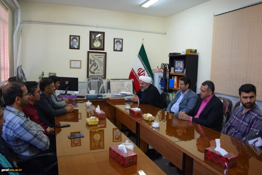 مراسم تجلیل از ایثارگر بازنشسته دانشکده فنی شریف ابرکوه برگزار شد 2