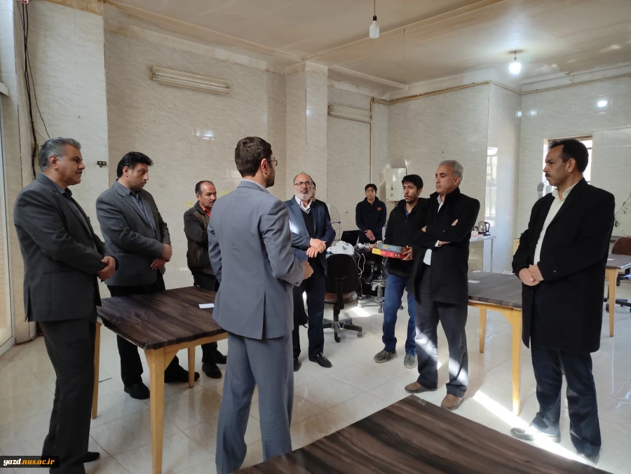 بازدید رییس آموزشکده فنی امام علی(ع)یزد از نمایشگاه دائمی دستاوردهای دانشجویی در هفته پژوهش و فناوری 2