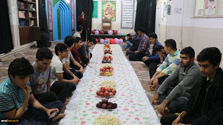 دور همی شب یلدا در آموزشکده فنی وحرفه ای شهید بهشتی اردکان برگزار شد. 5