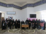 اعطای جوایز به اسامی فاطمه و زهرا در آموزشکده دختران میبد  2