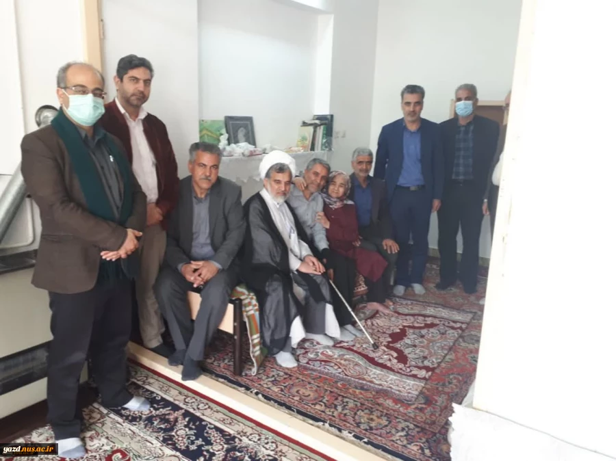 دیدار مسئولین آموزشکده فنی امام علی(ع)یزد، با خانواده شهید کاظم دیاله 3