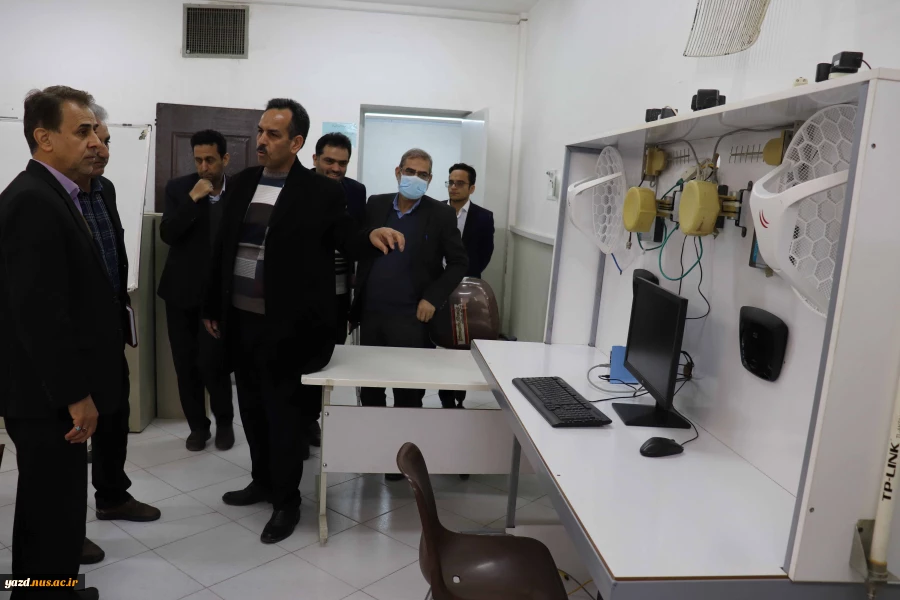 بازدید دکتر محتشمی سرپرست دانشگاه فنی و حرفه ای استان یزد از آموزشکده فنی امام علی(ع) 12