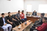 جلسه معاون فرهنگی دانشجویی با اعضا کانون هلال اهمر دانشکده فنی شهید صدوقی یزد 2