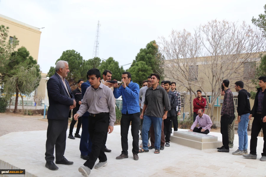 کاروان راهیان نور دانشجویی آموزشکده فنی وحرفه ای شهید بهشتی اردکان با بدرقه مسئولان آموزشکده ، راهی مناطق عملیاتی جنوب شد. 7