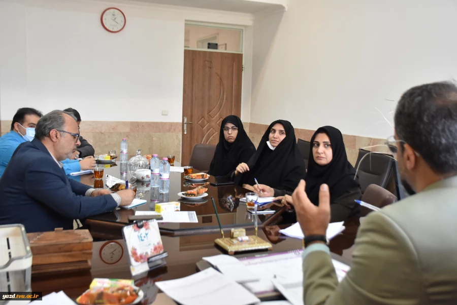 جلسه مدیران گروه رشته های کامپیوتر و الکترونیک در دانشگاه فنی و حرفه ای استان یزد 6