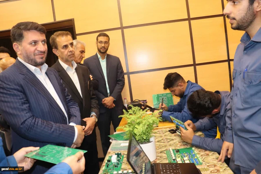 مراسم بزرگداشت روز معلم در دانشگاه فنی و حرفه ای  استان یزد 6