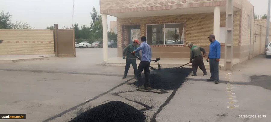 نصب سرعت گیر جلوی درب آموزشکده فنی دختران میبد