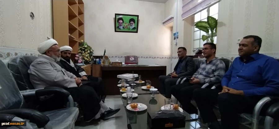 دیدار ریاست و کارکنان دانشکده فنی شریف با امام جمعه جدید ابرکوه 3