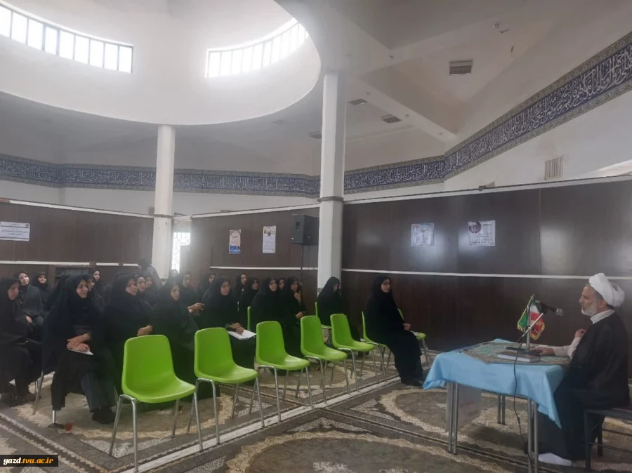 جلسه هم اندیشی اساتید در آموزشکده فنی دختران میبد
 2