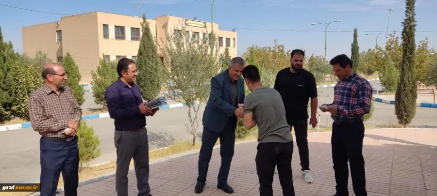 برگزاری مسابقه طناب کشی در آموزشکده فنی شهید مطهری تفت 5