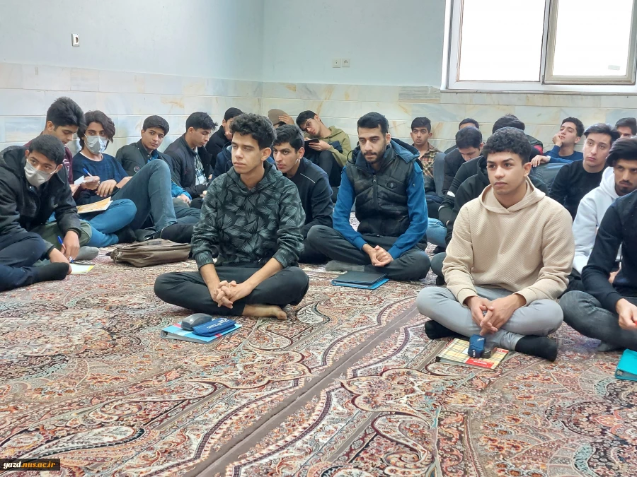 جلسه پرسش و پاسخ مسئولین دفتر نهاد رهبری با دانشجویان آموزشکده فنی وحرفه ای شهید بهشتی اردکان 3