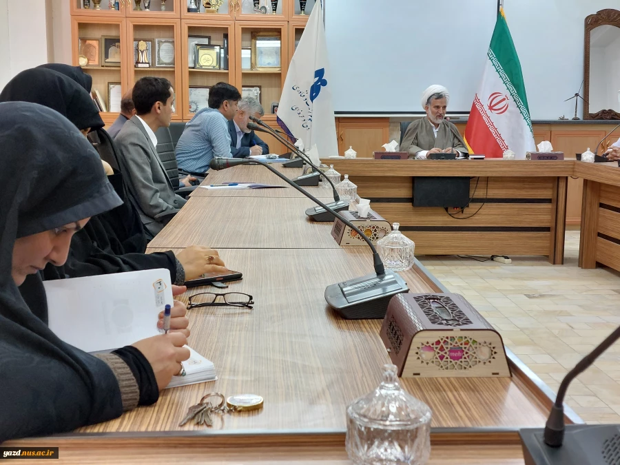 جلسه هم اندیشی همکاران آموزشکده فنی وحرفه ای شهید بهشتی اردکان با مسئول دفتر نهاد نمایندگی مقام معظم رهبری در دانشگاه فنی و حرفه‌ای استان یزد 8