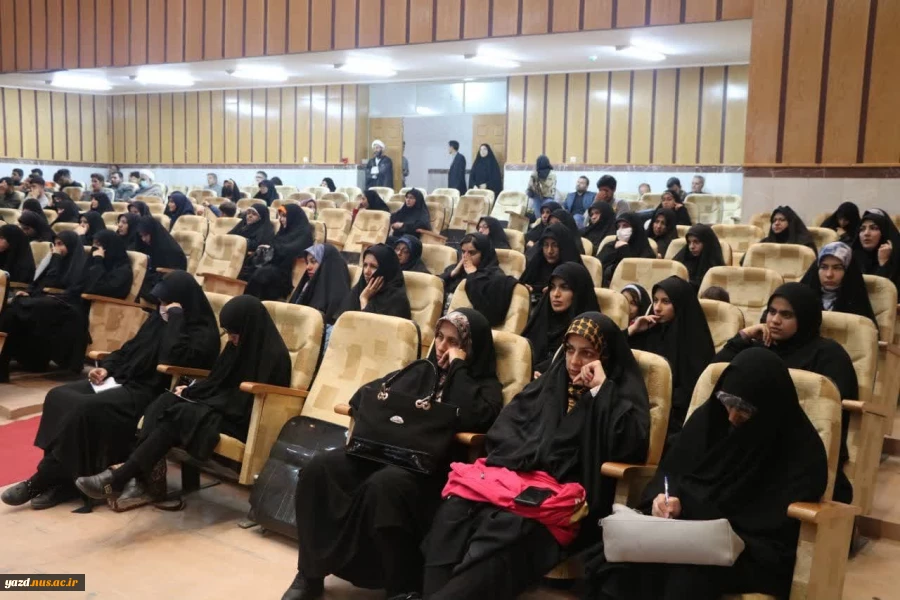 برگزاری نشست روشنگری در آموزشکده فنی وحرفه ای شهید بهشتی اردکان به مناسبت روز دانشجو 12
