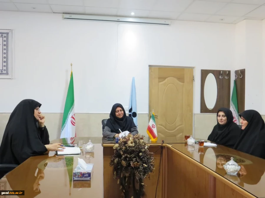 برگزاری جلسه با مشاوران آموزشکده فنی دختران میبد
 3
