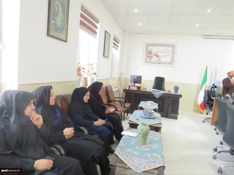 برگزاری سلسله کارگاه های تربیت دینی فرزند ویژه کارکنان در آموزشکده فنی دختران میبد
 5