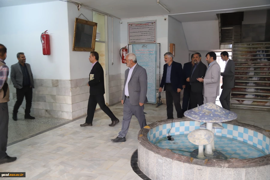 دکتر مهدی تقوایی مشاور عالی استاندار یزد به همراه جمعی از مسئولین استانی وشهرستانی ، از کارگاه ها و آزمایشگاه های آموزشکده فنی شهید بهشتی اردکان بازدید به عمل آورده و از نزدیک در جریان مسائل و مشکلات این آموزشکده قرار گرفتند. 10