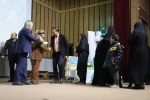 تجلیل از بانوان همکاران آموزشکده اردکان ، به مناسبت بزرگداشت روز مادر 18
