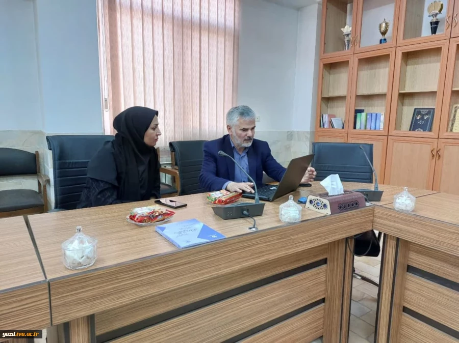 بازدید کارشناسان مالی واحد استان از آموزشکده فنی و حرفه ای شهید بهشتی اردکان 5