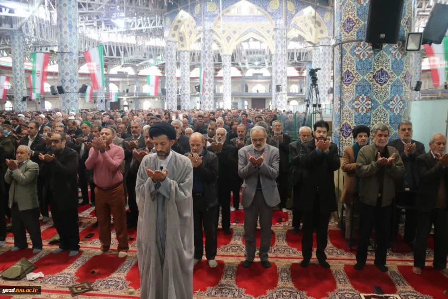 برپایی میز خدمت در میعادگاه نماز جمعه اردکان 7
