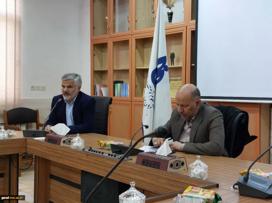 نماینده مجلس شورای اسلامی اردکان، دعوت همکاران را پذیرفت. 9