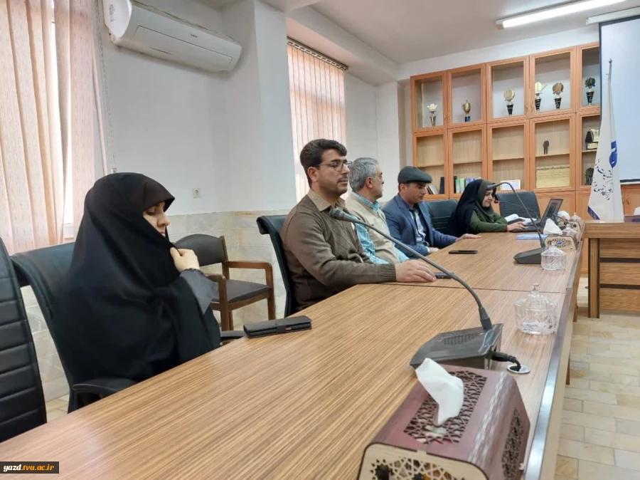 برگزاری کارگاه تفسیر حدیث لوح حضرت فاطمه الزهرا (س) در آموزشکده فنی وحرفه ای شهید بهشتی اردکان 4