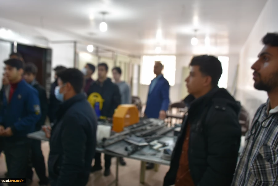بازدید دانش آموزان هنرستان شهید رجایی از کارگاه ها و آزمایشگاه های دانشکده فنی شهید صدوقی یزد 6