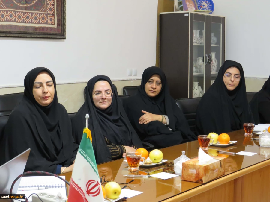 برگزاری جلسه معرفی وتعامل با مراکز مقطع متوسطه در آموزشکده فنی دختران میبد
 5